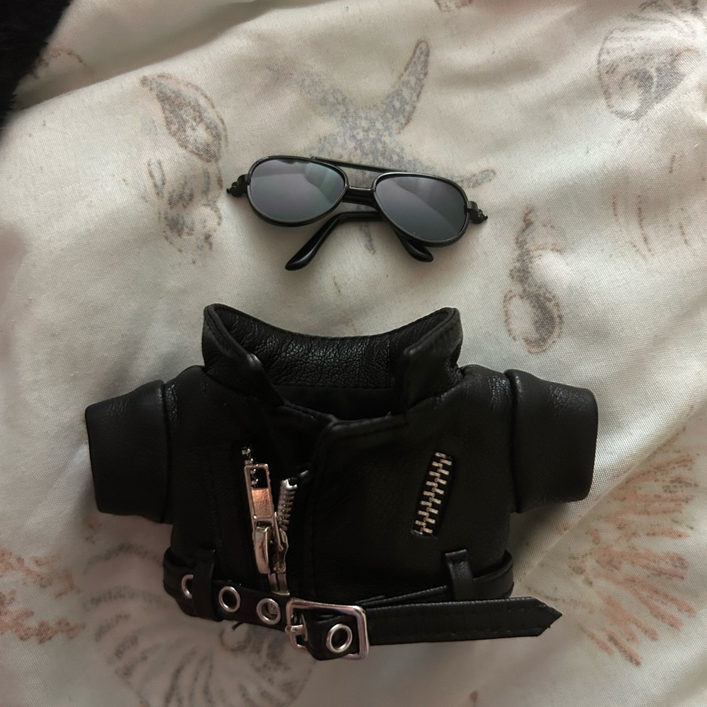 Labubu clothes leather jacket and glasses